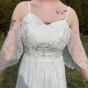 white wedding dress/gown